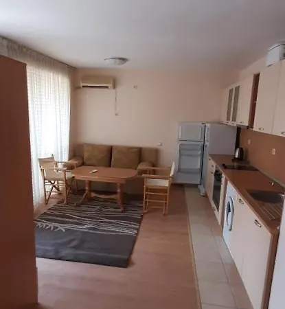 Levante Large Studio